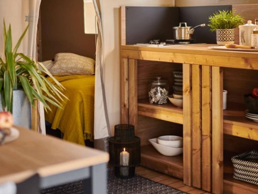 Tente en toile et en bois 4 personnes - Lodge Safari (Photos non contractuelles : en cours d'installation) 1