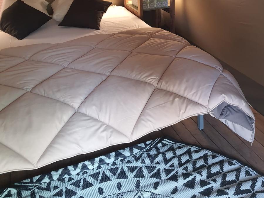 Tente en toile et en bois 2 personnes - Mini-Lodge (Photos non contractuelles : en cours d'installation) 4