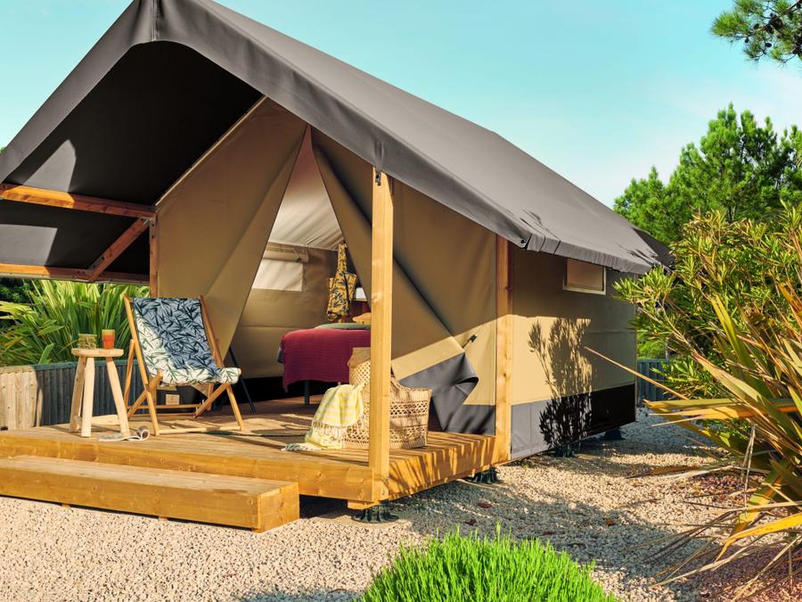 Tente en toile et en bois 2 personnes - Mini-Lodge (Photos non contractuelles : en cours d'installation) 2