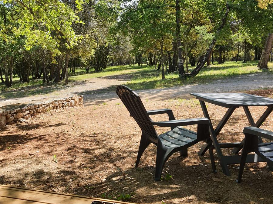 Tente en toile et en bois 2 personnes - Mini-Lodge (Photos non contractuelles : en cours d'installation) 9
