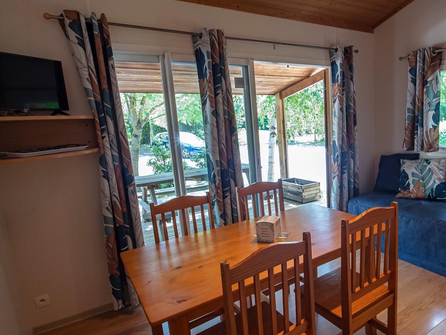 Chalet 6 personnes - Chalet Bois Confort 31m² - 2 chambres - Terrasse couverte - TV - climatisation 3