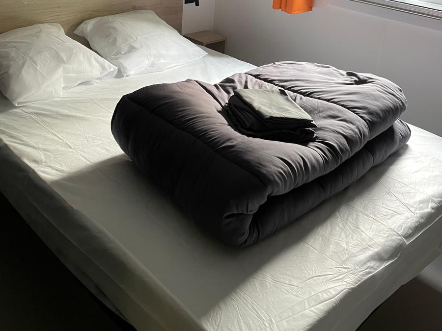 Mobilhome 4 personnes - Mobil-home Bois Confort 29m² - 2 chambres - Terrasse couverte - TV 5