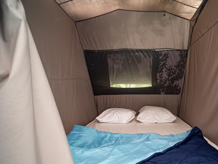 Tente 4 personnes - Tente Meublée 23m² - 3 chambres - sans sanitaires - Auvent 11m² 5
