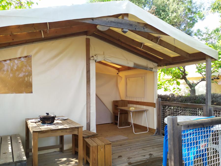 Tente en toile et en bois 4 personnes - Ecolodge (sans sanitaires) 1