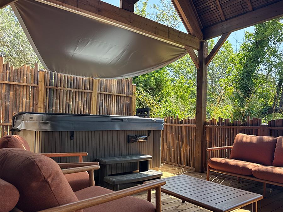 Mobilhome 6 personnes - TAOS Luxe 40m2 terrasse 35m2+ jacuzzi privatif - 6 pers 3 chambres 2 salles de bain - clim 13