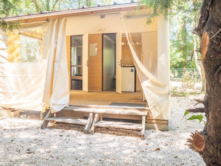 Bungalow toilé 4 personnes - Tithômes 0