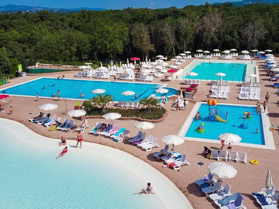 hu Montescudaio village 3*