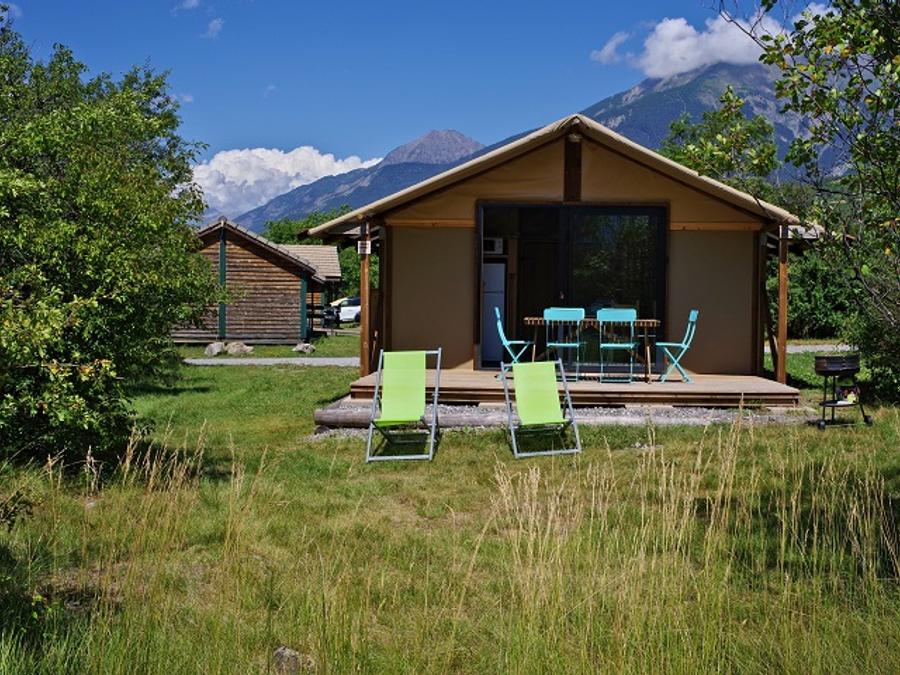 Tente en toile et en bois 6 personnes - Cabane Hivernet Premium 3 ch avec sanitaires 0