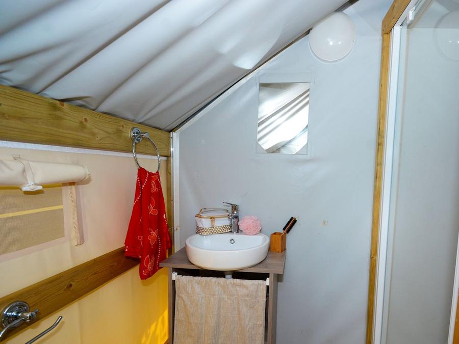 Tente en toile et en bois 5 personnes - Tente Lodge Confort (avec sanitaires) 6