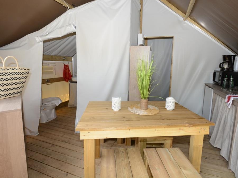 Tente en toile et en bois 5 personnes - Tente Lodge Confort (avec sanitaires) 11