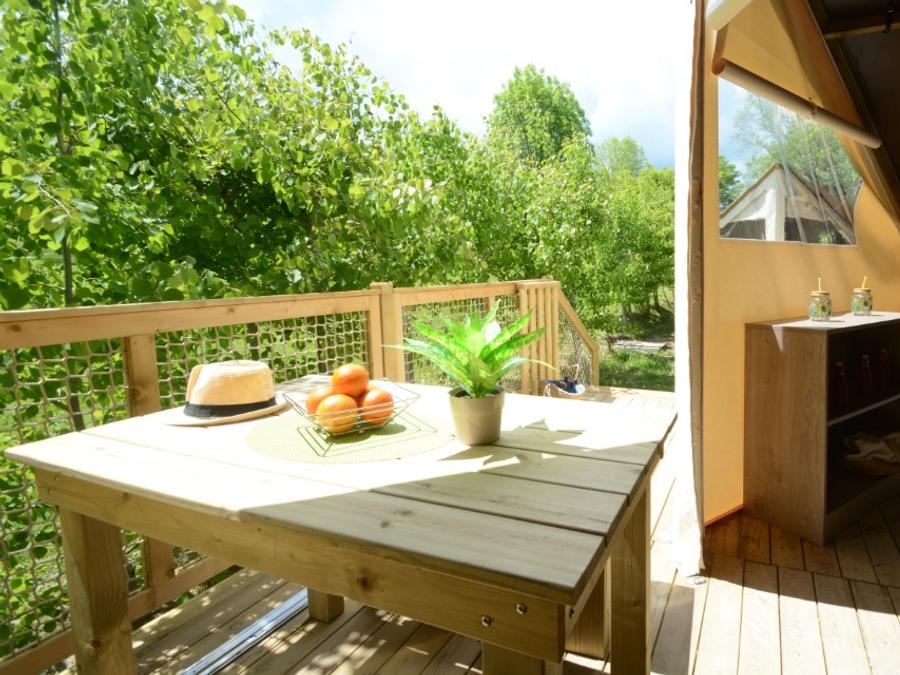 Tente en toile et en bois 5 personnes - Tente Lodge Confort (avec sanitaires) 9