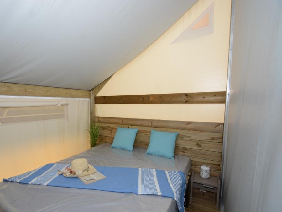 Tente en toile et en bois 5 personnes - Tente Lodge Confort (avec sanitaires) 4