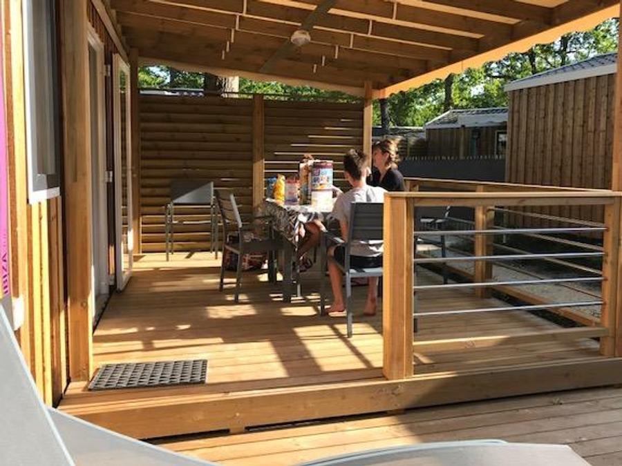 Mobilhome 6 personnes - Homeflower PREMIUM CLIM 35m² -3 chambres +terrasse semi-couverte +TV +draps +serviettes | 6 personnes 2