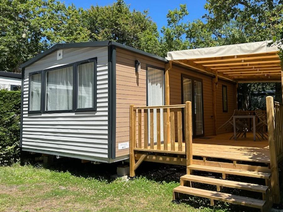 Mobilhome 4 personnes - PREMIUM 28m² - 2 chambres + TV + terrasse semi-couverte + draps + serviettes 0