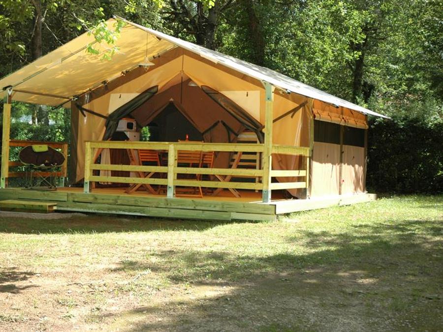 Tente en toile et en bois 5 personnes - Lodge VICTORIA 30m² / 2 chambres (sans sanitaires privatifs) 0