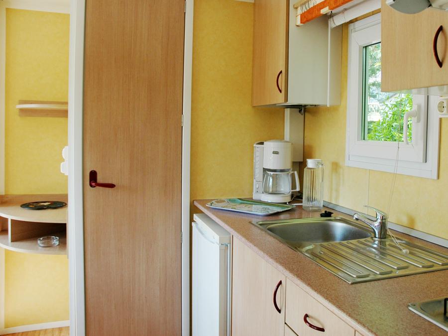 Mobilhome 4 personnes - Mobil-home bois BABY avec CLIM - 26m² avec terrasse couverte / 2 chambres 4