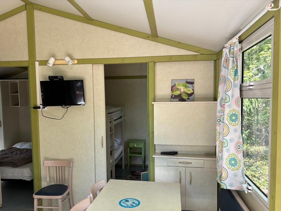 Chalet 5 personnes - Club 5 TV - 32m² avec terrasse couverte - 2 chambres 3