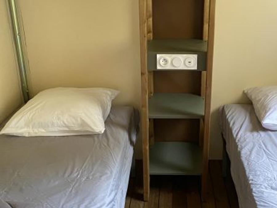 Tente en toile et en bois 4 personnes - NOMADE LODGE sans sanitaires 3