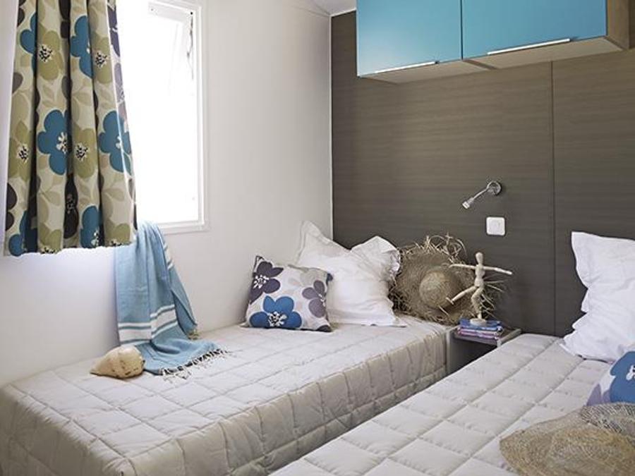 Mobilhome 4 personnes - Malaga Duo - 2 ch - 27 m2 (+Terrasse semi-couverte 8 m2) 4 personnes 2