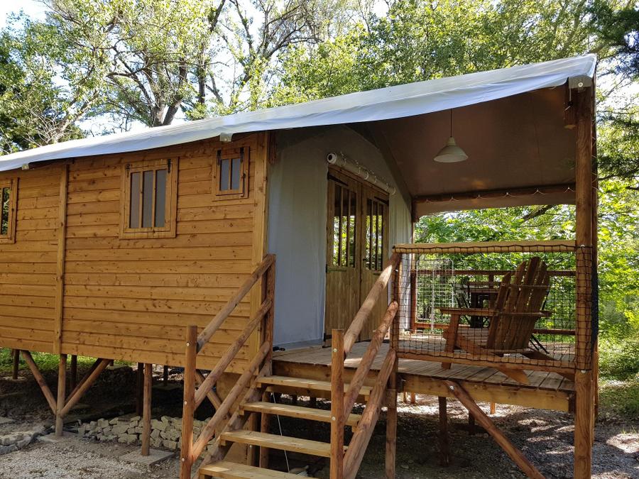 Tente en toile et en bois 5 personnes - Cabane Lodge Bois sur pilotis Confort 27m² 2 chambres - terrasse bois couverte, zone ombragée 5 pers 1