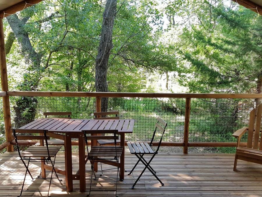 Tente en toile et en bois 5 personnes - Cabane Lodge Bois sur pilotis Confort 27m² 2 chambres - terrasse bois couverte, zone ombragée 5 pers 6