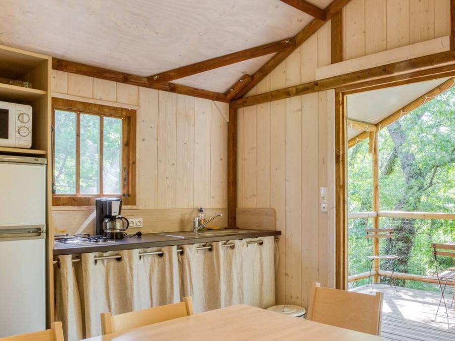 Tente en toile et en bois 5 personnes - Cabane Lodge Bois sur pilotis Confort 27m² 2 chambres - terrasse bois couverte, zone ombragée 5 pers 2