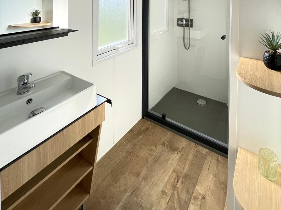 Mobilhome 4 personnes - Premium 29 m² 2 chambres terrasse semi-couverte + climatisation + LV 9