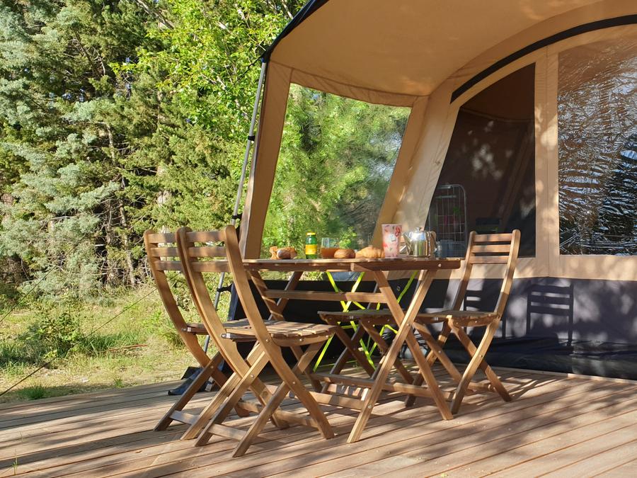 Tente en toile et en bois 4 personnes - Tente prêt à camper 28 m² - terrasse semi-couverte - sans sanitaire 4