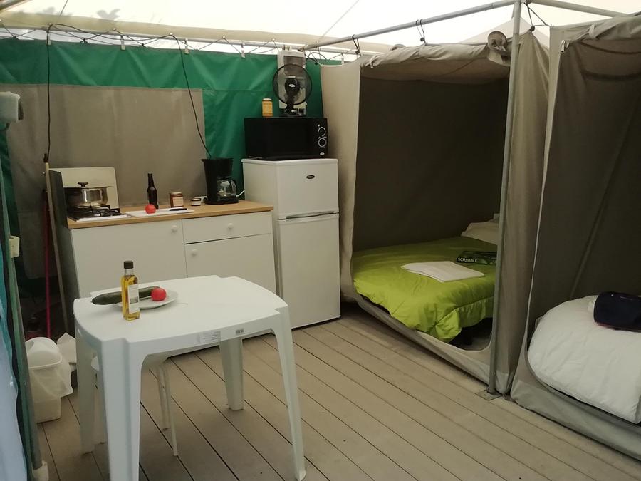 Bungalow toilé 4 personnes - Bungalow toilé (2 chambres, 21m²) - Pas de sanitaires (ni WC, ni salle de bain) 1