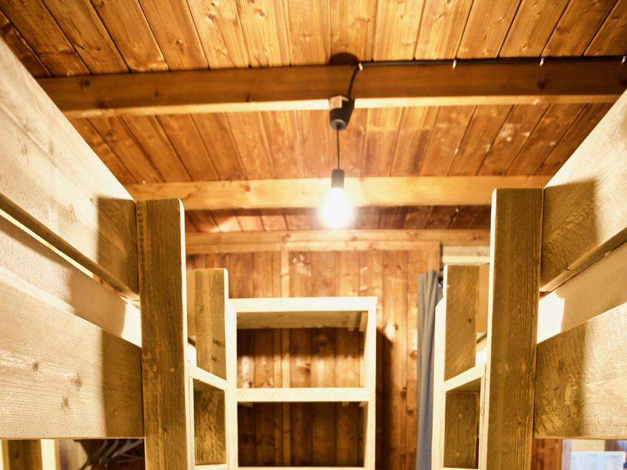 Lodge 6 personnes - Lodge Rivière 30m² + 15m² en mezzanine - 2 chambres - Spa privatif - cuisine - salle d'eau 8