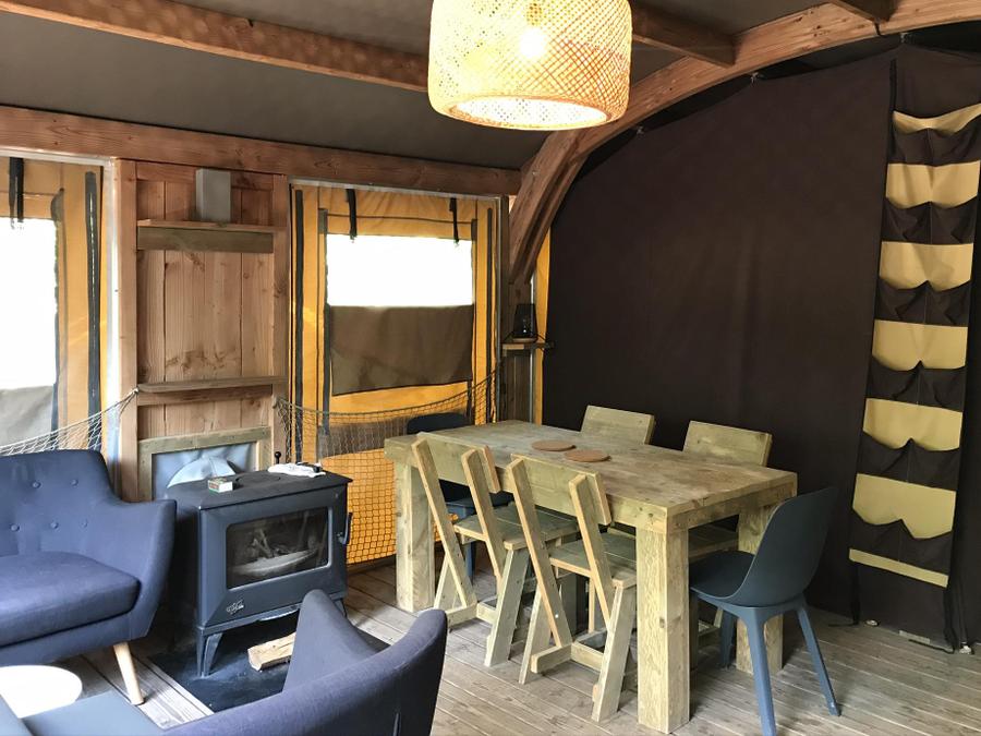 Lodge 4 personnes - Lodge Château 32m² - 2 chambres - Spa - cuisine - salle d'eau 1