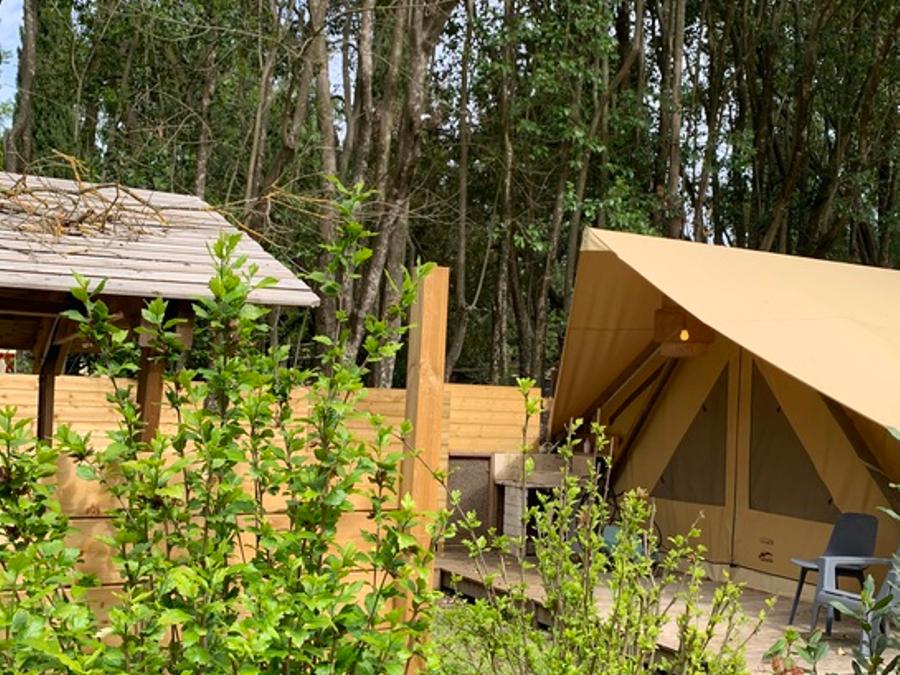 Lodge 3 personnes - Lodge Central 24m² - 1 chambre - coin cuisine - salle d'eau - Hébergement de plain pied accessible PMR 4