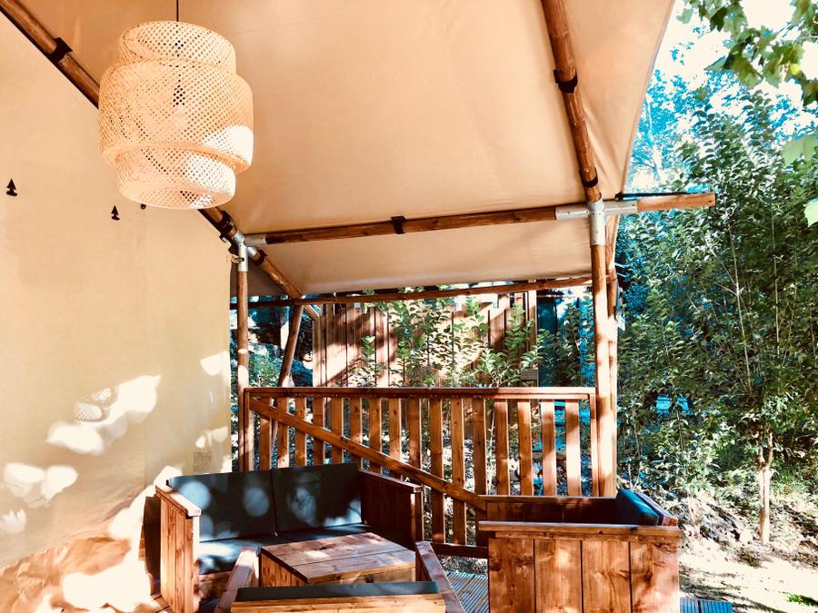 Lodge 4 personnes - Lodge Essentiel 30m² + 15m² en mezzanine - 2 chambres - cuisine - salle d'eau 2