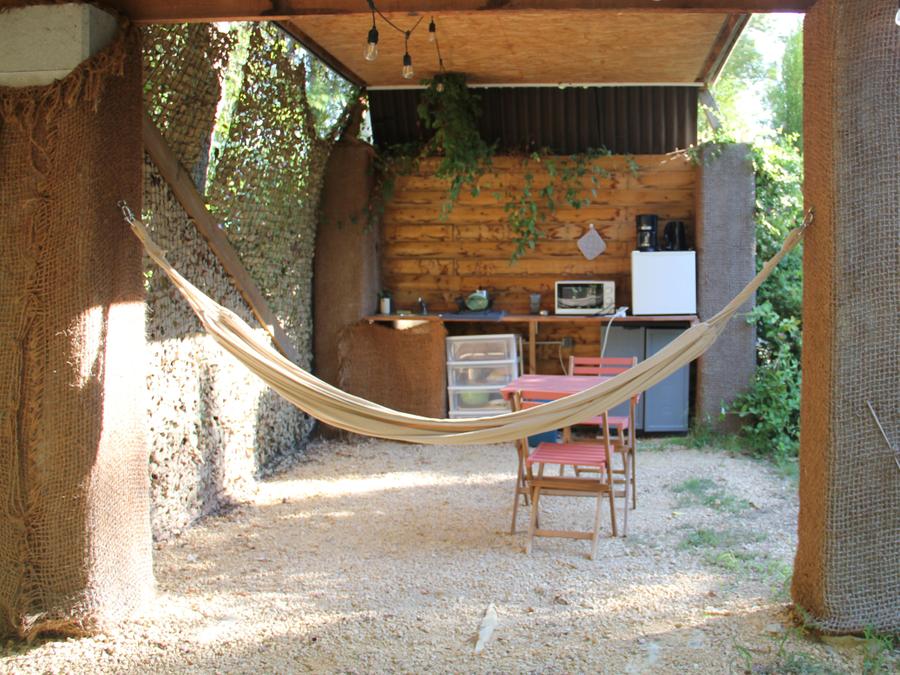 Chalet 2 personnes - Cabane perchée source - sans douche - avec wc et cuisine 13