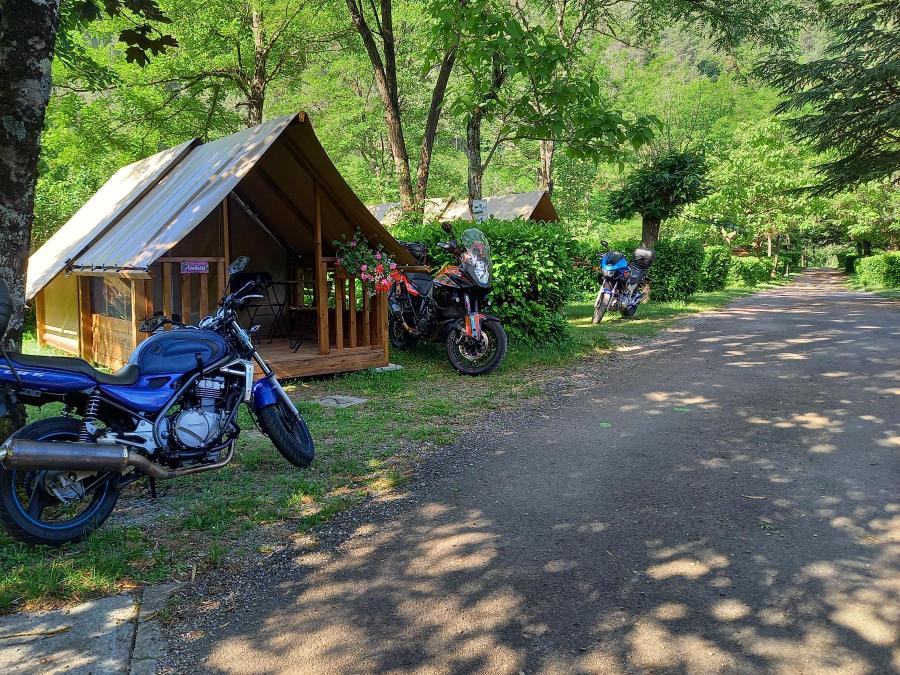 Tente en toile et en bois 2 personnes - Cyclo Tente Lodge, sans sanitaires, sans cuisine 1