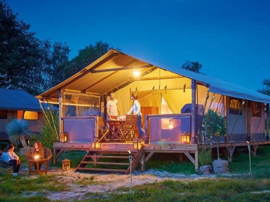 Tente en toile et en bois 5 personnes - Lodge Kenya Evasion Confort 34m² - 2 chambres 2/5 personnes (avec sanitaires) + Terrasse 5 pers. 7