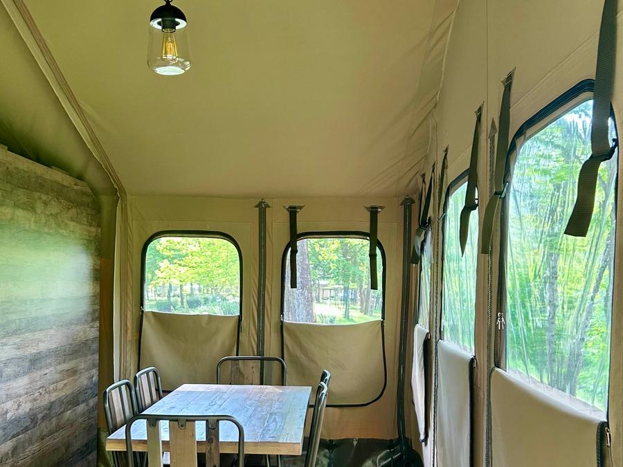 Tente en toile et en bois 5 personnes - Lodge Kenya Evasion Confort 34m² - 2 chambres 2/5 personnes (avec sanitaires) + Terrasse 5 pers. 10