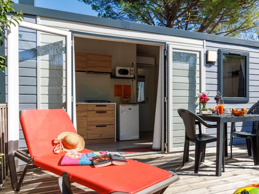 Mobilhome 2 personnes - Charme 20m² Confort (1ch - 2pers.) + Clim + Terrasse non-couverte 3