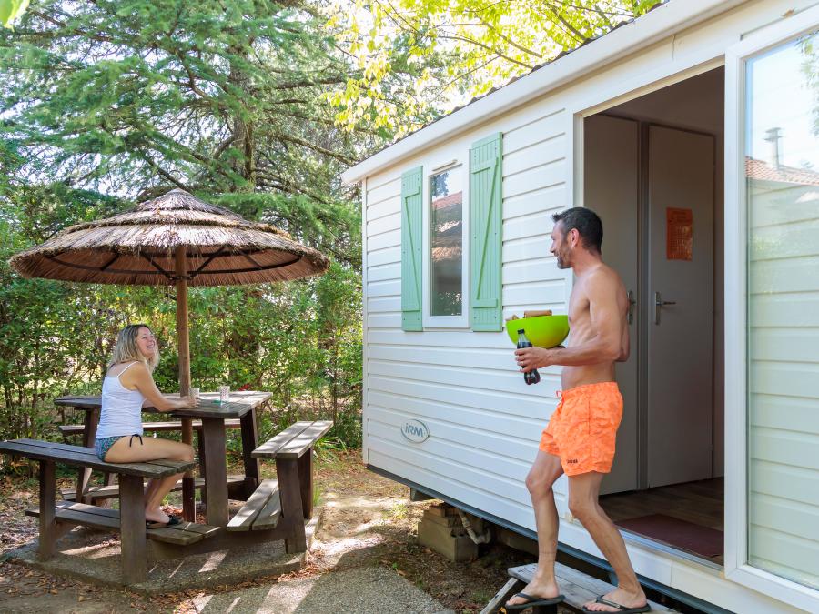 Mobilhome 4 personnes - 24m² Standard (2ch - 4pers.) + Paillotte extérieure 3