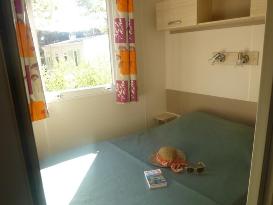 Mobilhome 4 personnes - 24m² Standard (2ch - 4pers.) + Paillotte extérieure 9