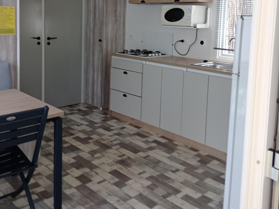 Mobilhome 7 personnes - 30m² Confort (2ch - 5/7pers.) + Clim + Terrasse couverte - Dimanche 4