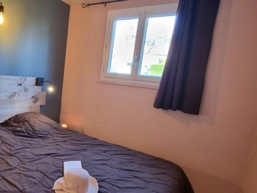 Gîte 4 personnes - Cottage LA GARIOTTE - 4 personnes - 2 chambres - Climatisé - Télévision - Lave-vaisselle - D 12
