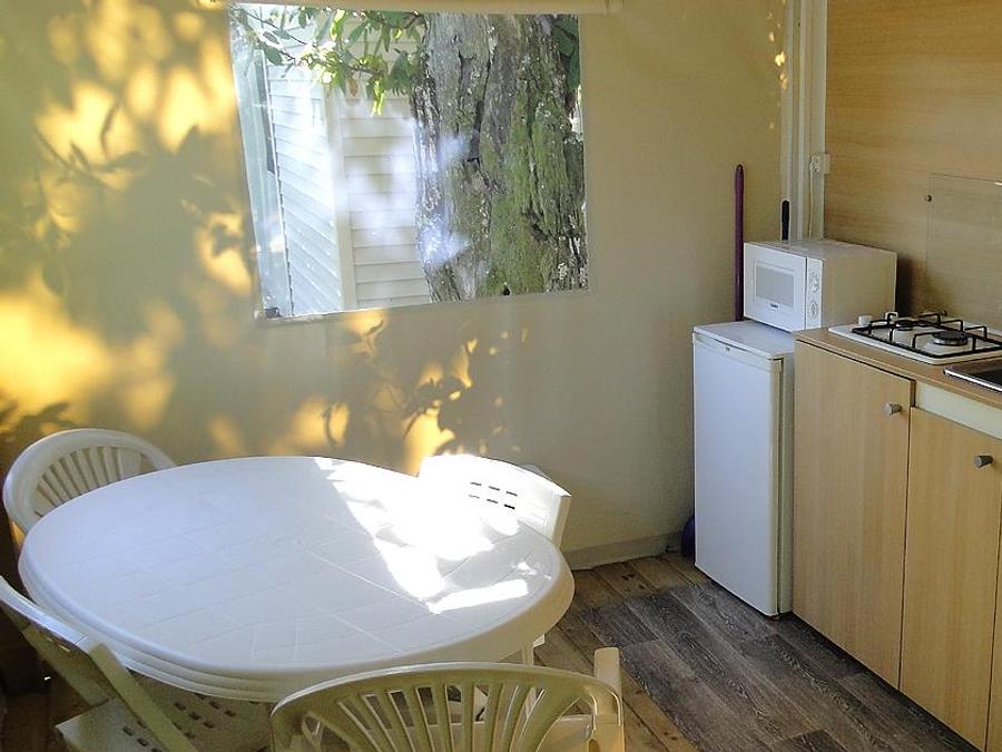 Bungalow toilé 4 personnes - Mobil Home Tithome sans douche 3