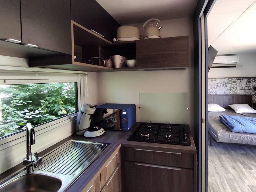Mobilhome 3 personnes - Hôtelier 1 pièce (lit 160 + banquette) 2