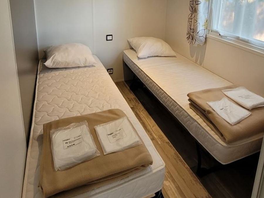 Mobilhome 6 personnes - TV 4