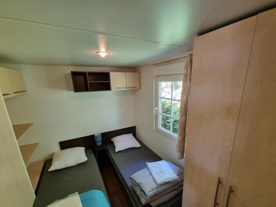 Mobilhome 6 personnes - Mobilhome Premium 22-28m² - 2 chambres + TV + Terrasse couverte & draps jetables fournis 4/6 pers 6