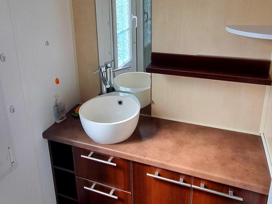 Mobilhome 6 personnes - Mobilhome Premium 22-28m² - 2 chambres + TV + Terrasse couverte & draps jetables fournis* 4/6 pers 5