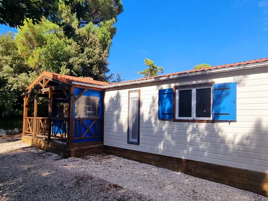 Chalet 6 personnes - Chalet 58m² - 3 chambres - 2 salles de bains - terrasse couverte + Clim + TV + LV + four* 6 pers 1