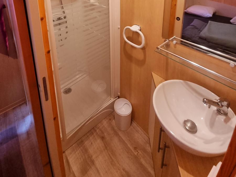 Chalet 6 personnes - Chalet 58m² - 3 chambres - 2 salles de bains - terrasse couverte + Clim + TV + LV + four* 6 pers 7