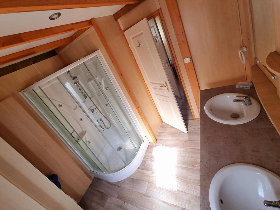 Chalet 6 personnes - Chalet 58m² - 3 chambres - 2 salles de bains - terrasse couverte + Clim + TV + LV + four* 6 pers 5
